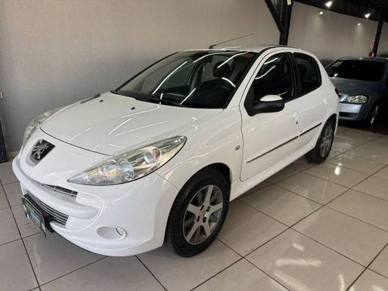 PEUGEOT 207 1.4 XR SPORT 8V FLEX 4P MANUAL PEUGEOT 207 1.4 XR SPORT 8V FLEX 4P MANUAL